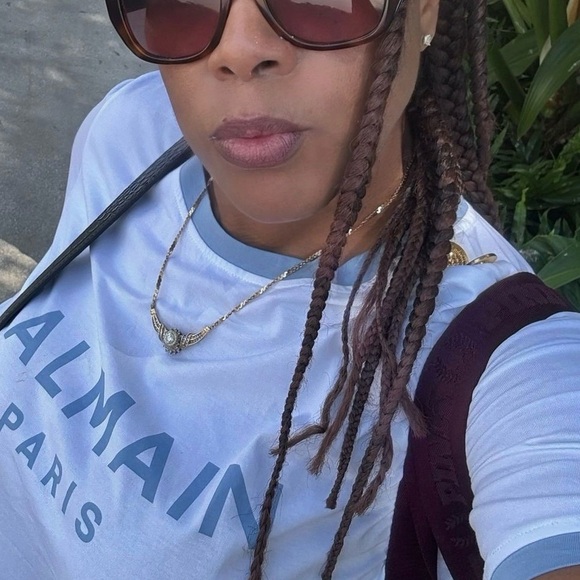 Meet your Posher, Fabienne - Picture 2 of 2